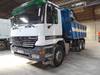 Benne camion Mercedes-Benz 3335