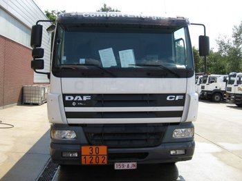 Camion citerne pour transport de carburant DAF: photos 1