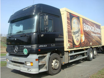 Camion pour le transport de boissons Mercedes-Benz 2543  Getränkewagen: photos 1