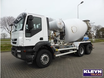 Camion malaxeur Iveco AD260T36 TRAKKER: photos 1