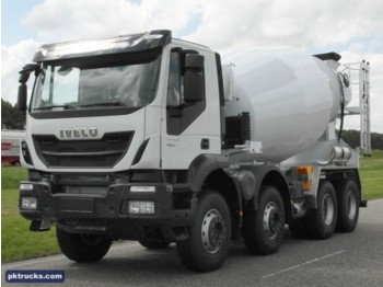 Camion malaxeur neuf Iveco Trakker AD410T44H-4250: photos 1