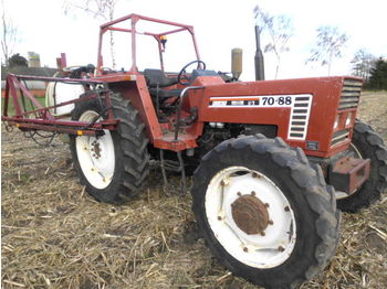Tracteur agricole FIAT 70-88 DT + Spayer: photos 1