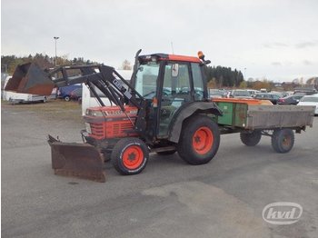 Tracteur agricole KUBOTA L2550GST med plog, sandspridare, tippkärra och lastare. -90: photos 1