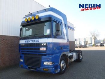 Tracteur routier DAF XF95 430 4x2T Euro 3 SSC INTARDER / MANUAL GEARBOX: photos 1