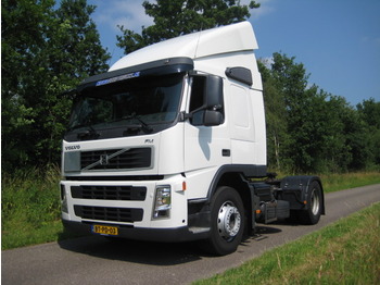 Tracteur routier Volvo FM300 4X2 TR: photos 1