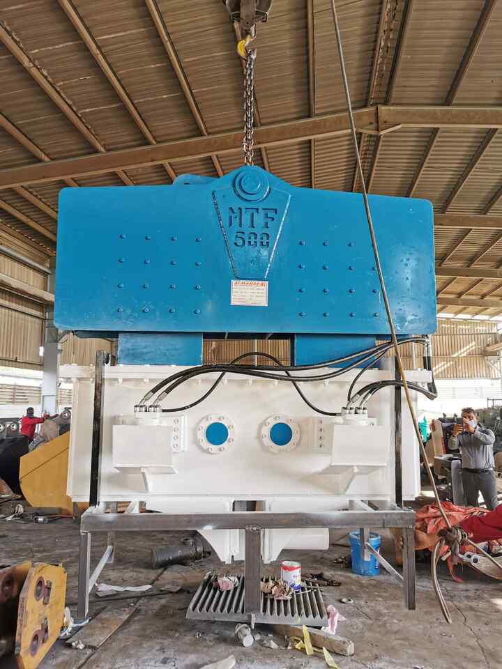 Marteau hydraulique pour Grue AME Crane Vibratory Pile hammer: photos 6