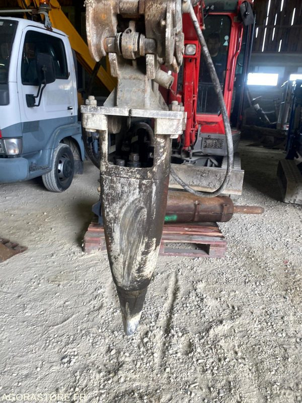 Marteau hydraulique Brise roche Sandvik BR211 M1