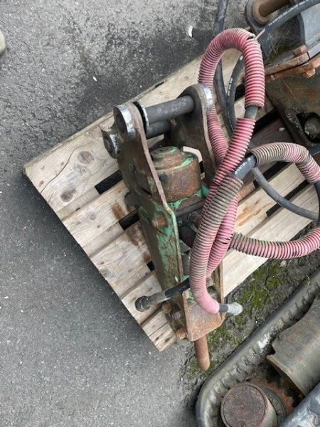 Marteau hydraulique MARTEAU HYDRAULIQUE nc