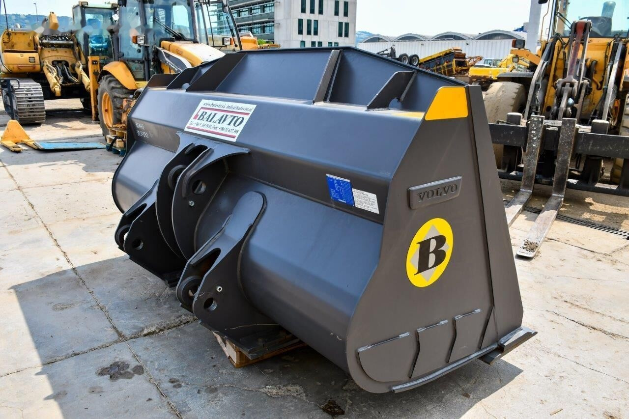 Godet pour chargeur neuf New loader bucket for Volvo wheel loaders: photos 5
