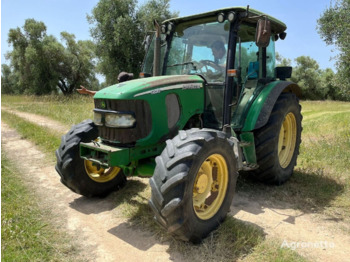 Tracteur agricole JOHN DEERE 5820