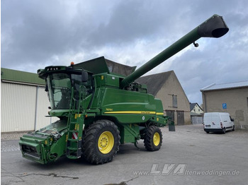 Moissonneuse-batteuse JOHN DEERE T670