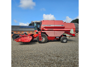 Moissonneuse-batteuse MASSEY FERGUSON