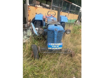 Tracteur agricole ZETOR