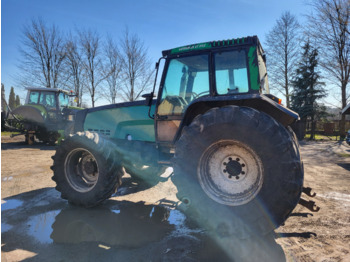 Tracteur agricole VALTRA 8050