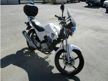 Motocyclette 2012 Yamaha YBR 125 Motor Bike (French Reg. Docs Available): photos 1