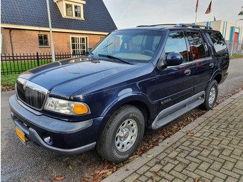 Voiture Lincoln Navigator 5.4 V8 7 persoons Youngtimer: photos 1