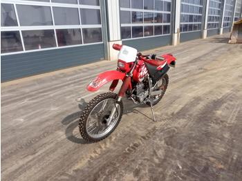 Motocyclette 2000 Honda XR250 Motorcycle (Reg. Docs. Available)