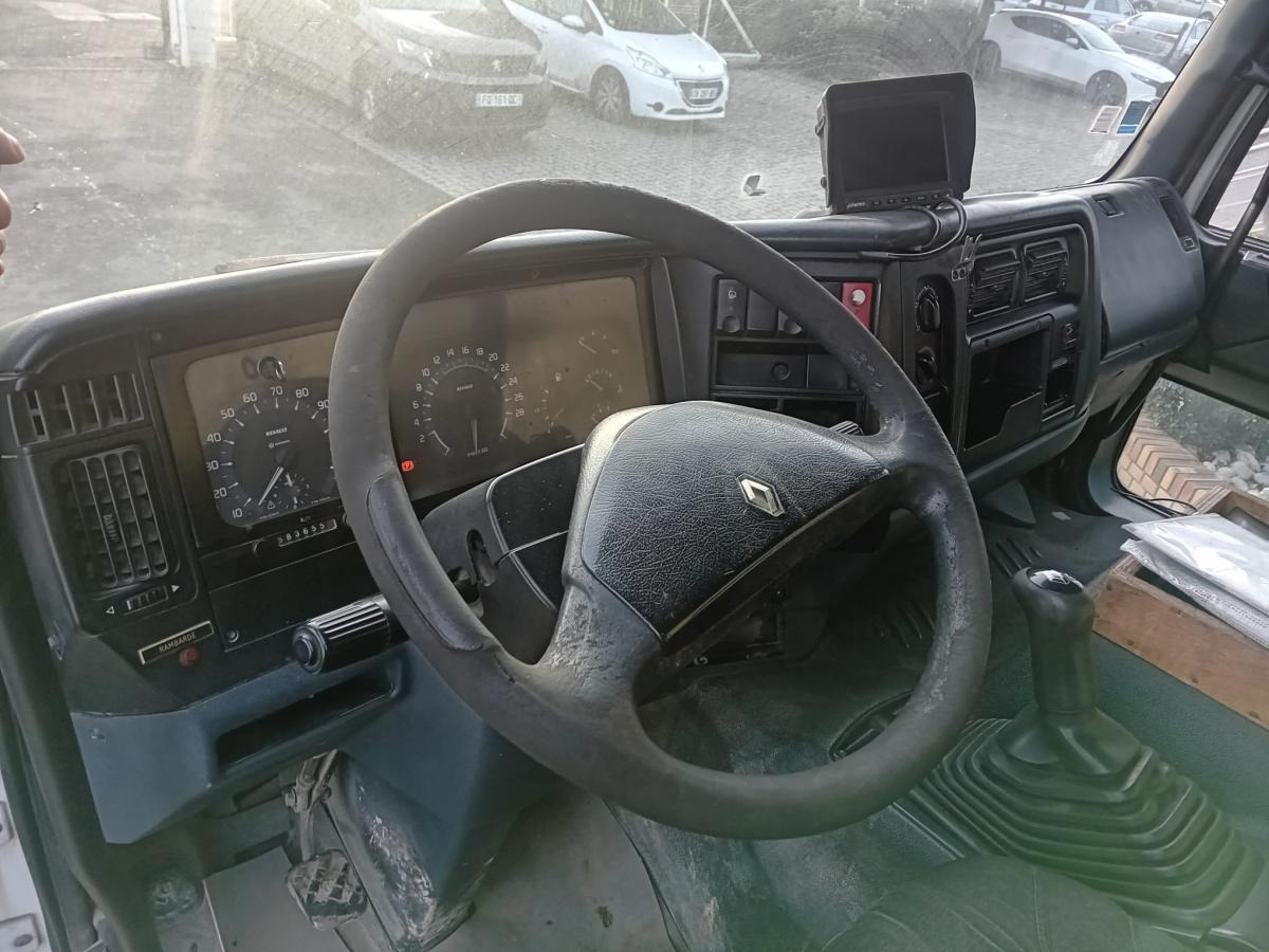 Autre matériel Renault Premium 250