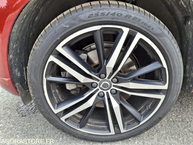 SUV Volvo XC60 HYBRIDE - 2022 / 96206 KM