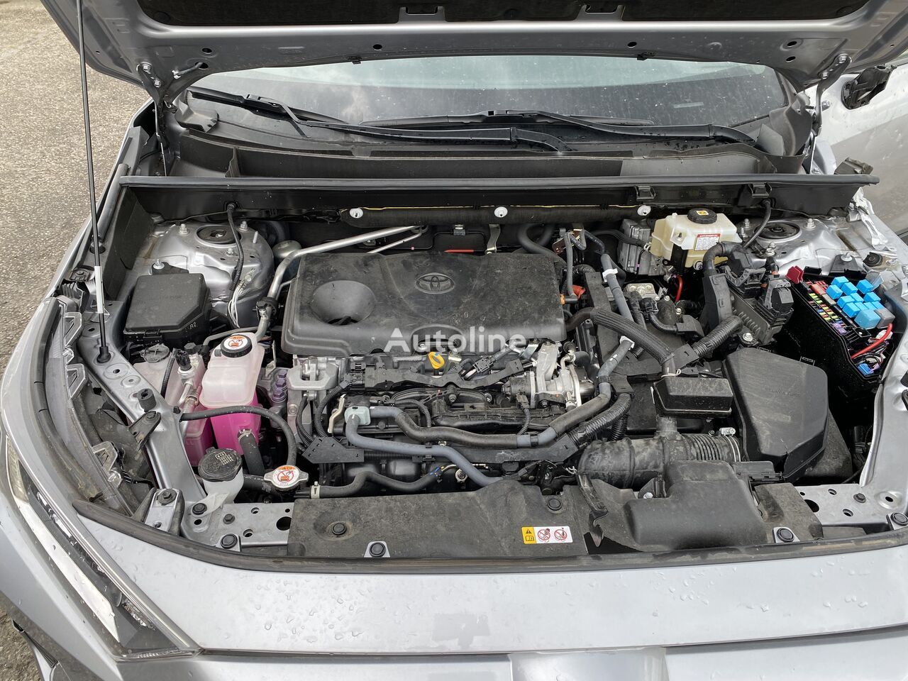 Voiture Toyota RAV 4 2.5i 180 2WD CVT HYBRID: photos 16