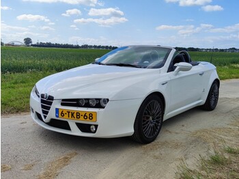 Voiture Alfa Romeo SPIDER 1750 TURBO (A63)