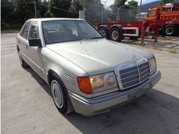 Voiture Mercedes-Benz 250d 250D 250D