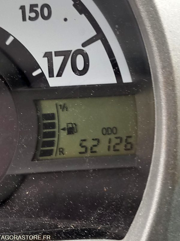 Voiture Peugeot 107- CZ681SJ