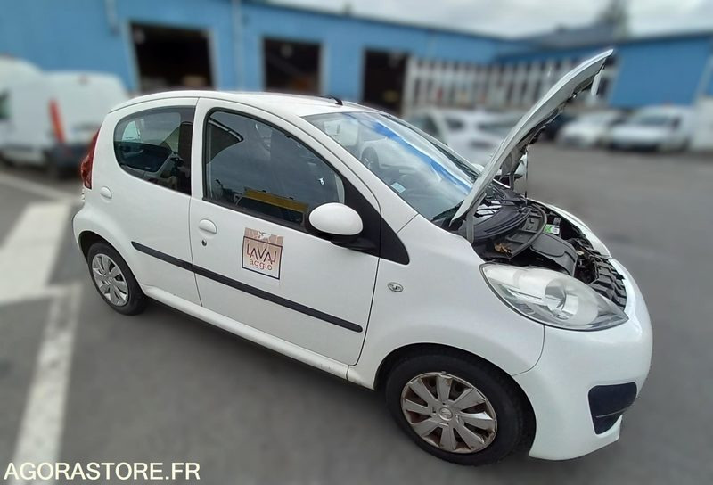 Voiture Peugeot 107- CZ681SJ