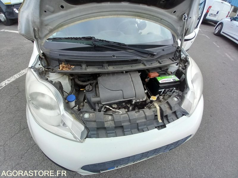 Voiture Peugeot 107- CZ681SJ