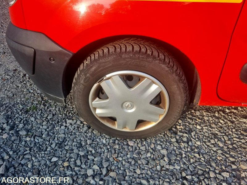 Voiture RENAULT KANGOO - 4366 XM 63 - 2003