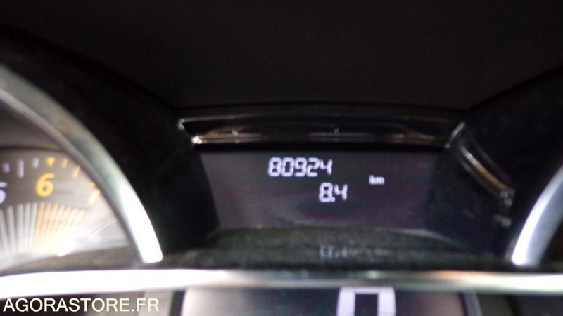 Voiture Renault Clio 4 DQ-031-CM (BP)