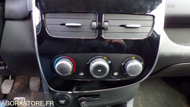 Voiture Renault Clio 4 DQ-031-CM (BP)