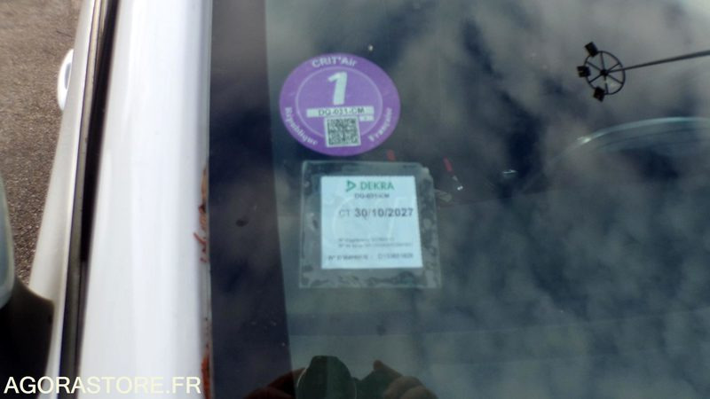 Voiture Renault Clio 4 DQ-031-CM (BP)