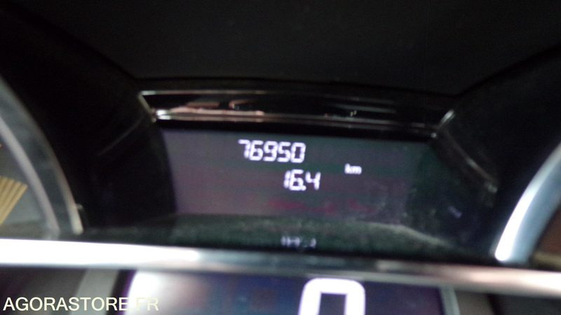 Voiture Renault Clio 4 DQ-828-CL (BP)