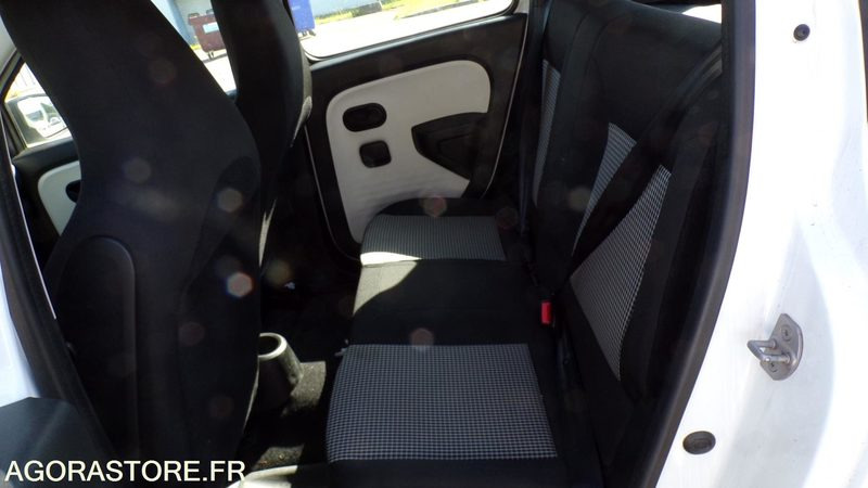 Voiture Renault Twingo 3 EN-999-TL (BP)