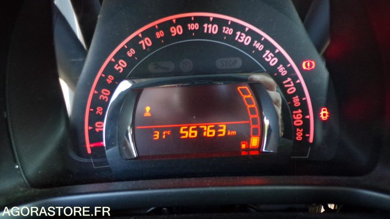 Voiture Renault Twingo 3 EN-999-TL (BP)