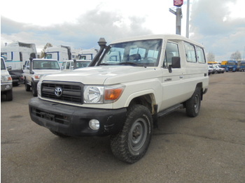 Voiture Toyota Land Cruiser 4x4 LX