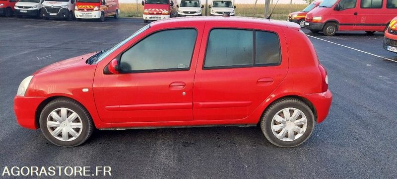 Voiture renault clio 1.5 dci  (roulante)