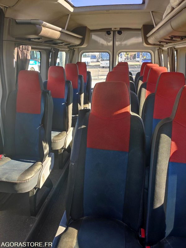 Bus scolaire RENAULT MASTER N°167038