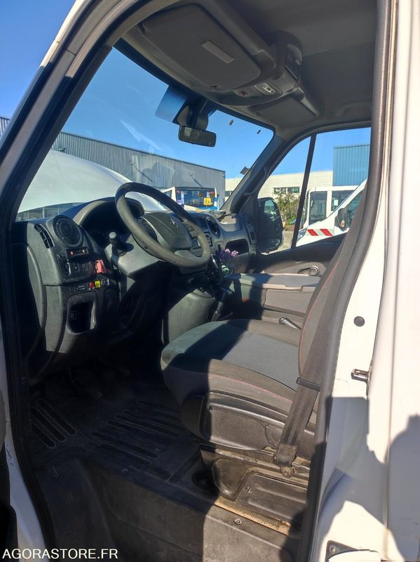 Bus scolaire RENAULT MASTER N°167038