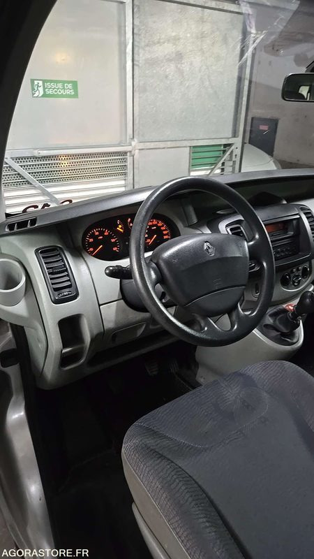 Minibus Renault Trafic - 2004 - 257907kms - 1707-XB-22