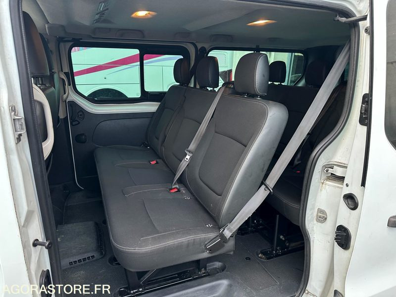 Minibus Renault Trafic 8 places / ED-593-MY / 463 642kms