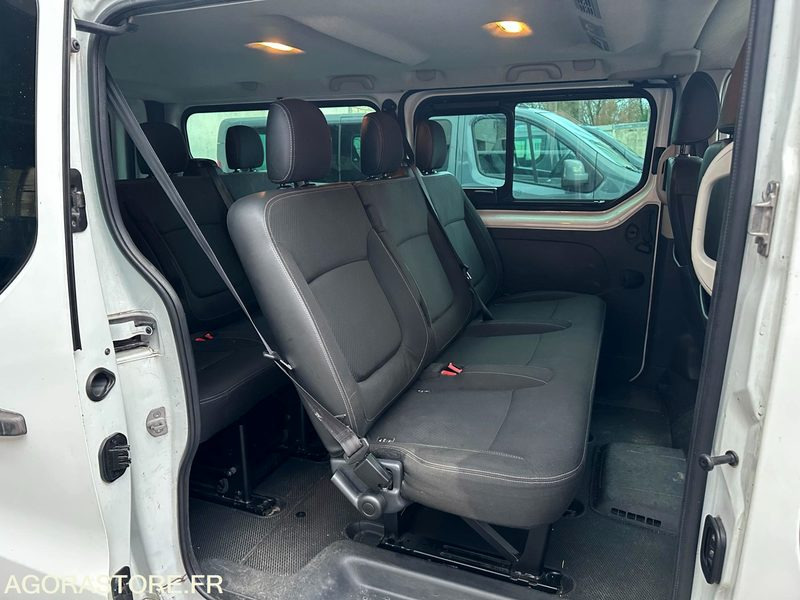 Minibus Renault Trafic 8 places / ED-593-MY / 463 642kms