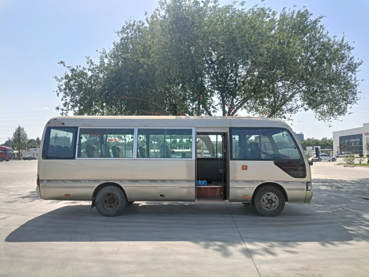Minibus, Transport de personnes TOYOTA Coaster passenger bus 6 cylinders diesel: photos 6