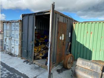 Conteneur maritime 40' Container c/w Parts/Ratching/Pipes (Located at Cumnock, KA18 4QS, Scotland) No crane available - buyer will need to provide crane themselves for loading: photos 1