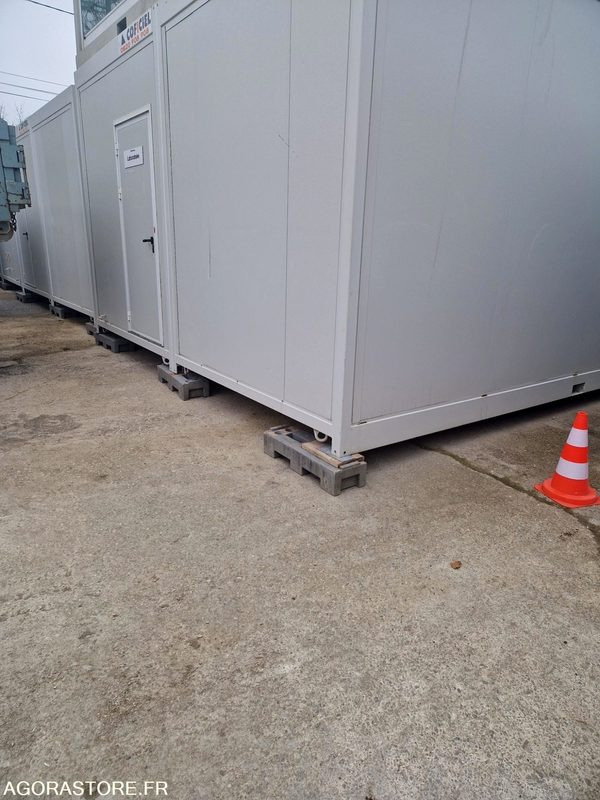 Conteneur comme habitat 5 modules vestiaire/sanitaire