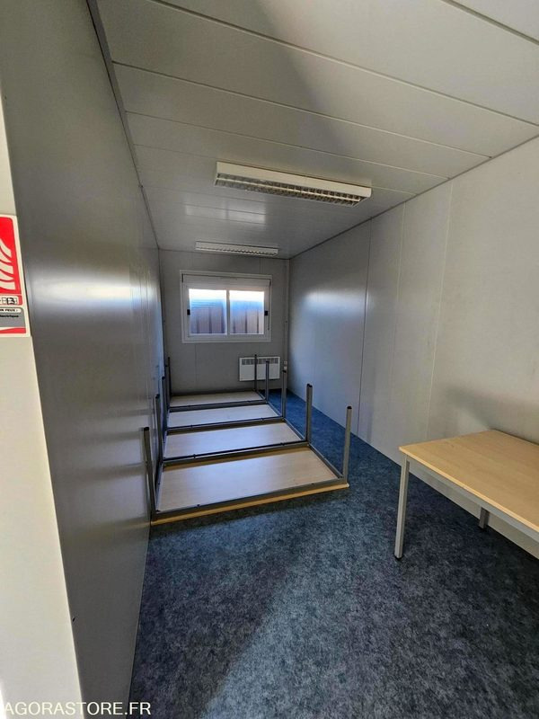 Conteneur comme habitat 5 modules vestiaire/sanitaire