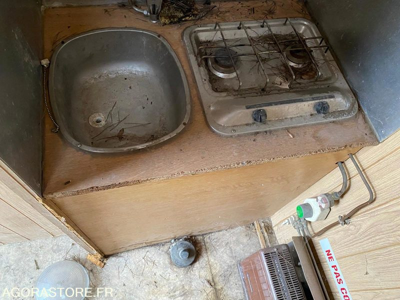 Conteneur comme habitat Bungalow base vie chantier sur berce ampliroll