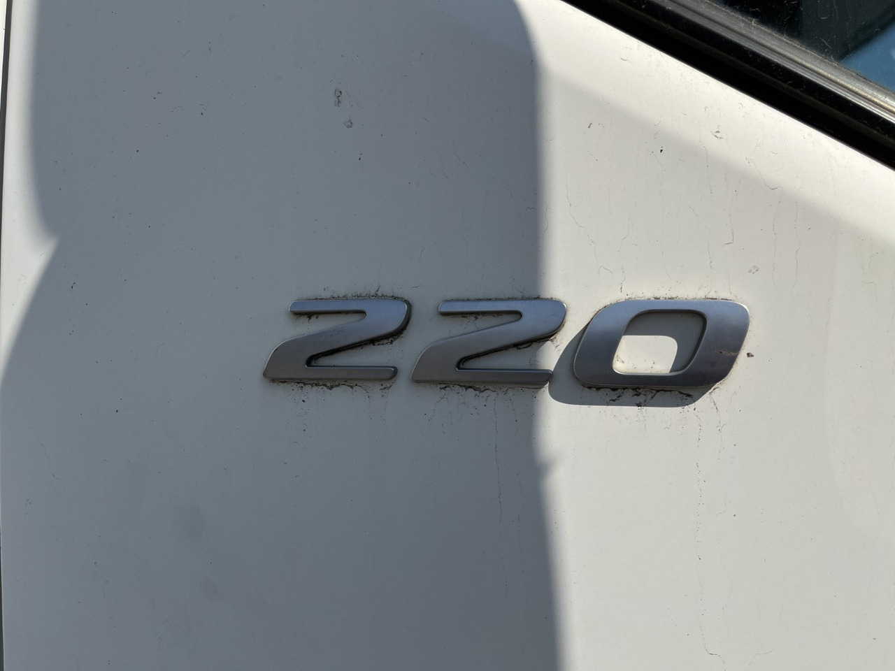 Camion à rideaux coulissants DAF LF 220