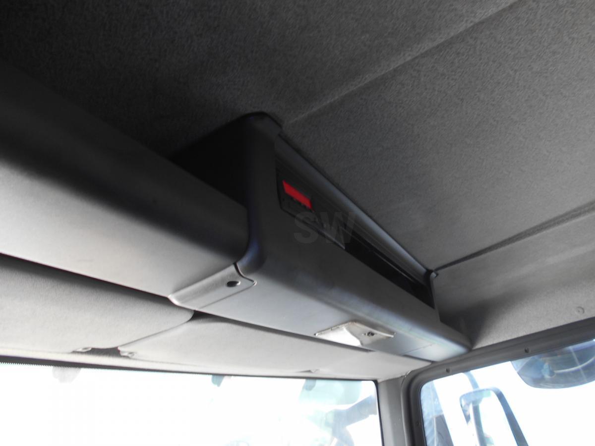 Camion à rideaux coulissants MAN TGL 12.220